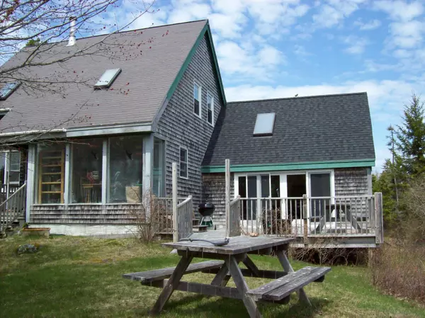 Isle Au Haut, ME 04645,1 Black Dinah HOLW