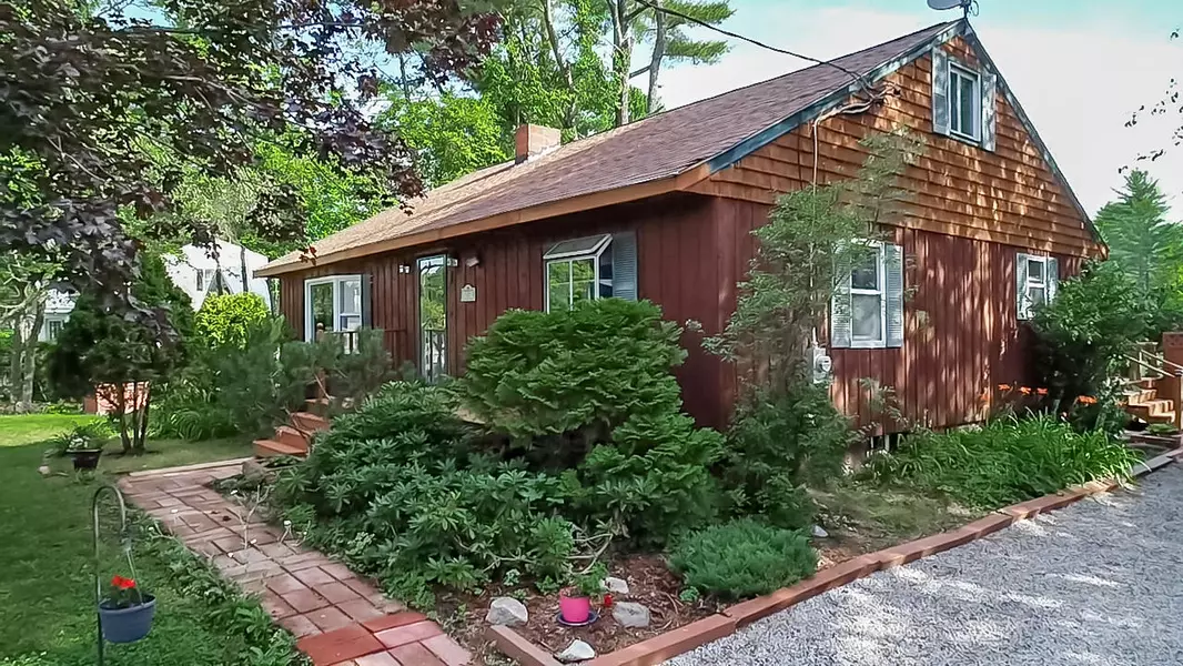 37 Pequawket TRL, Standish, ME 04084