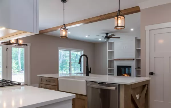 Freeport, ME 04032,15 Renee RD #TBB