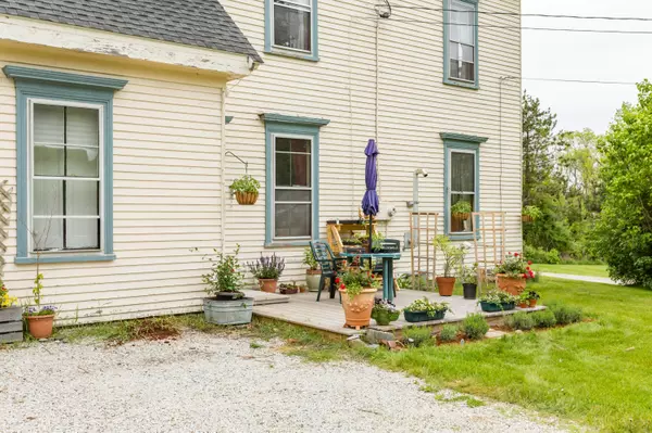 Kittery, ME 03904,21 Litchfield RD