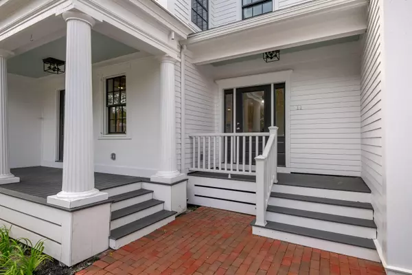 Yarmouth, ME 04096,149 Main ST #11