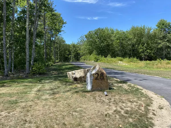 Kennebunkport, ME 04046,11 Binnacle HL