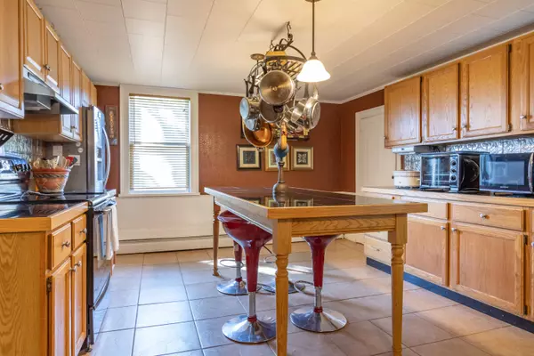 Bucksport, ME 04416,35 Central ST