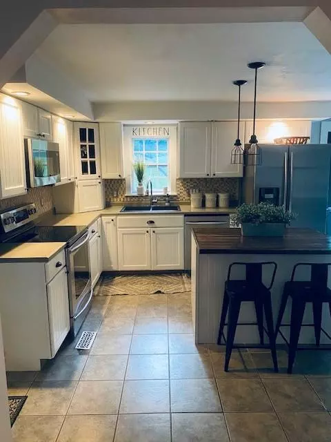 Winthrop, ME 04364,23 Owens DR