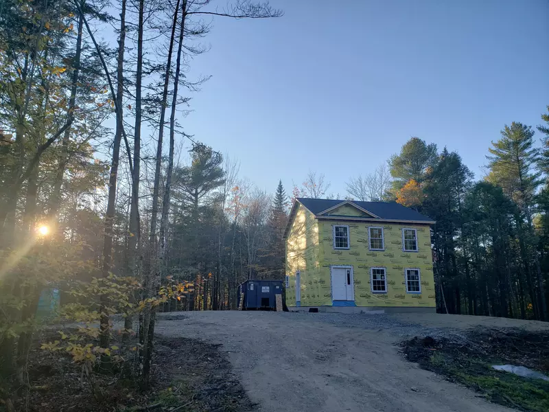 10 Safari DR, Brunswick, ME 04011