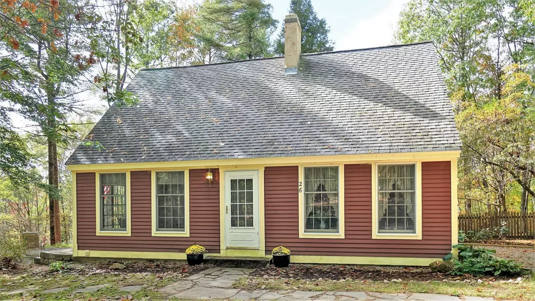 17 Norumbega RD, Sebago, ME 04029