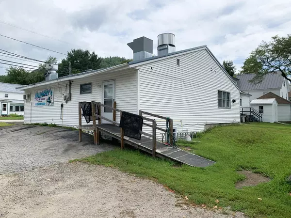 1371 US Route 2, Rumford, ME 04276
