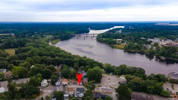 Topsham, ME 04086,16 Main ST