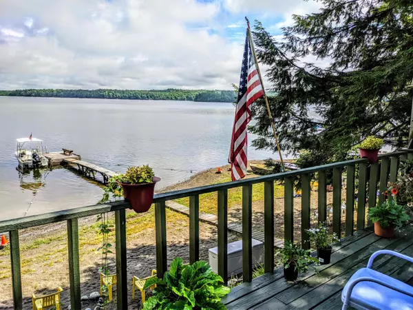 Vassalboro, ME 04989,155 Dark Harbour RD