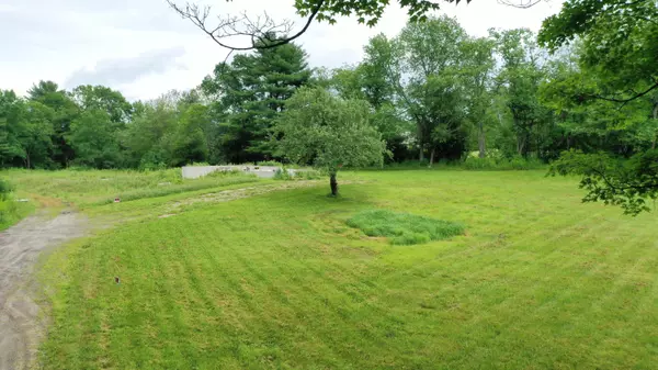 Topsham, ME 04086,15 James ST