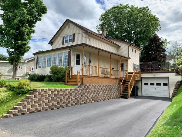 423 Saint Thomas ST, Madawaska, ME 04756