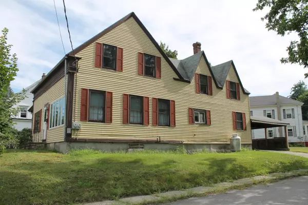 33 Lincoln AVE, Gardiner, ME 04345