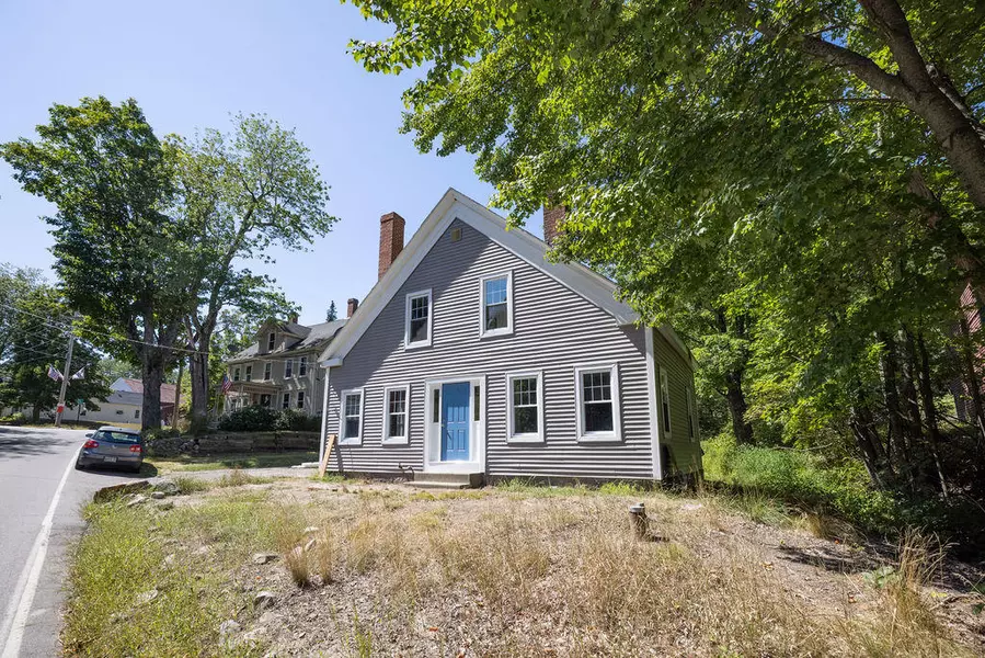 4 Bonny Eagle RD, Hollis, ME 04042