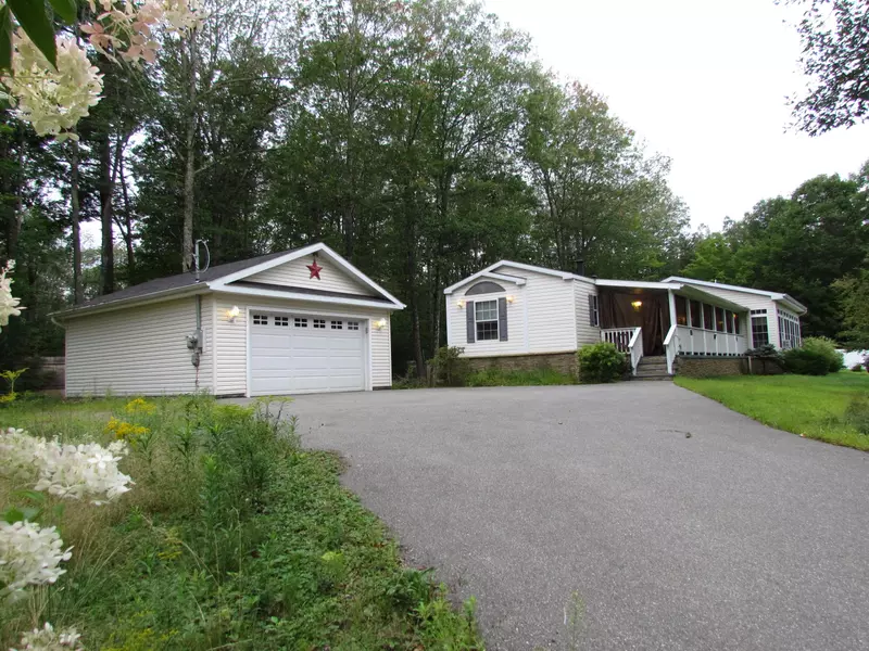 2 Lucky DR, Litchfield, ME 04350