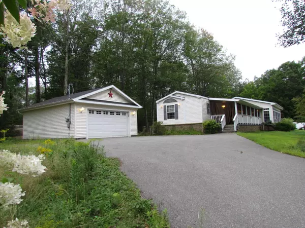 2 Lucky DR, Litchfield, ME 04350