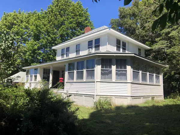 10 Inn Lane, Brooklin, ME 04616