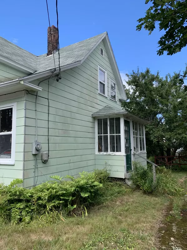 Mount Desert, ME 04662,17 Sylvan RD