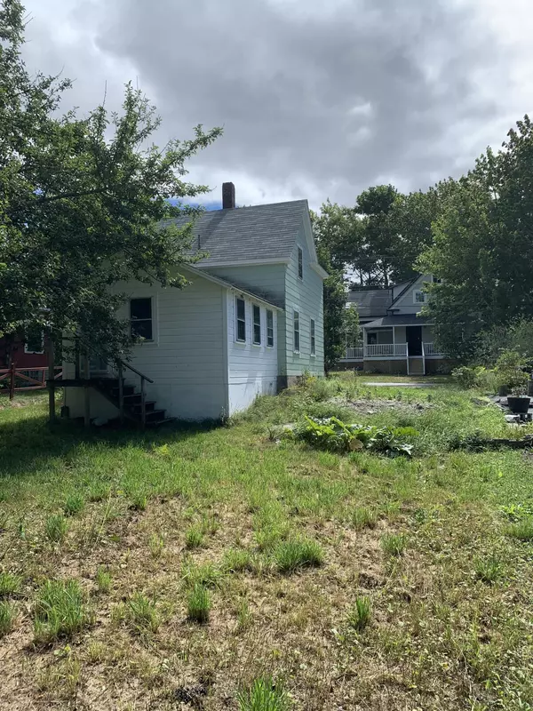 Mount Desert, ME 04662,17 Sylvan RD