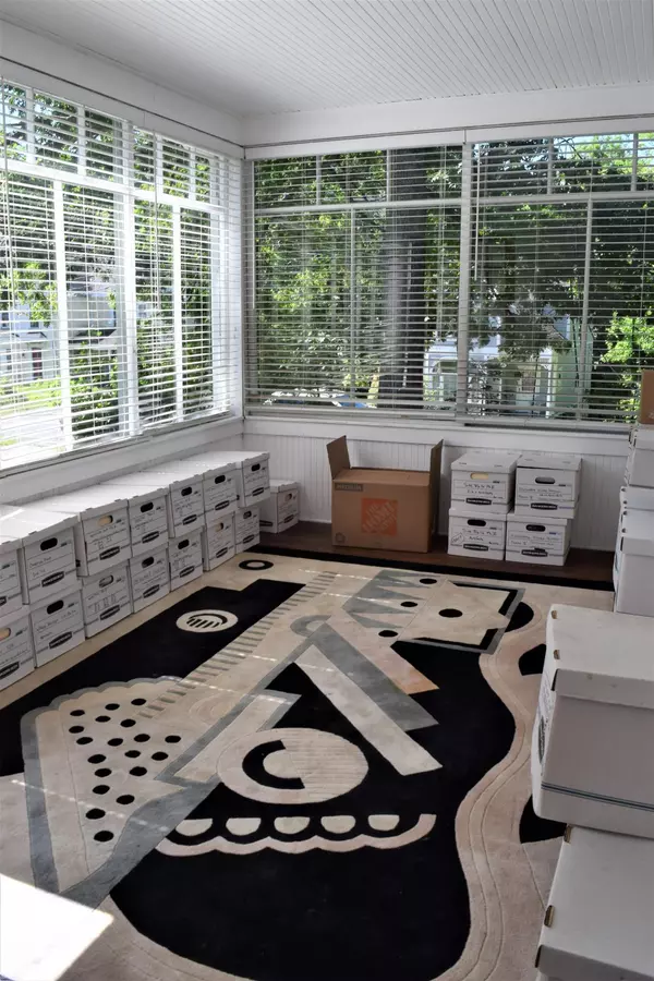 Ellsworth, ME 04605,71 Oak ST