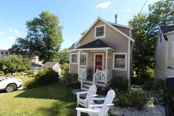 8 Main ST, Northport, ME 04849