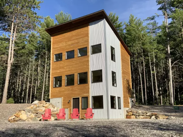 2 Ledge LN, Mason Twp, ME 04217