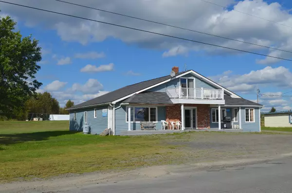 Madawaska, ME 04756,726 Lake Shore RD