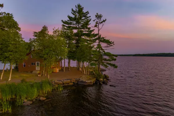 Hudson, ME 04449,18 Loon CV