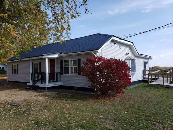 183 Oxbow RD, Palmyra, ME 04965