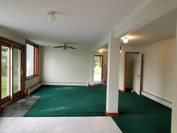 Topsham, ME 04086,48 Pinette LN