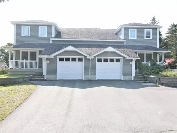 15 Willow ST, Winterport, ME 04496