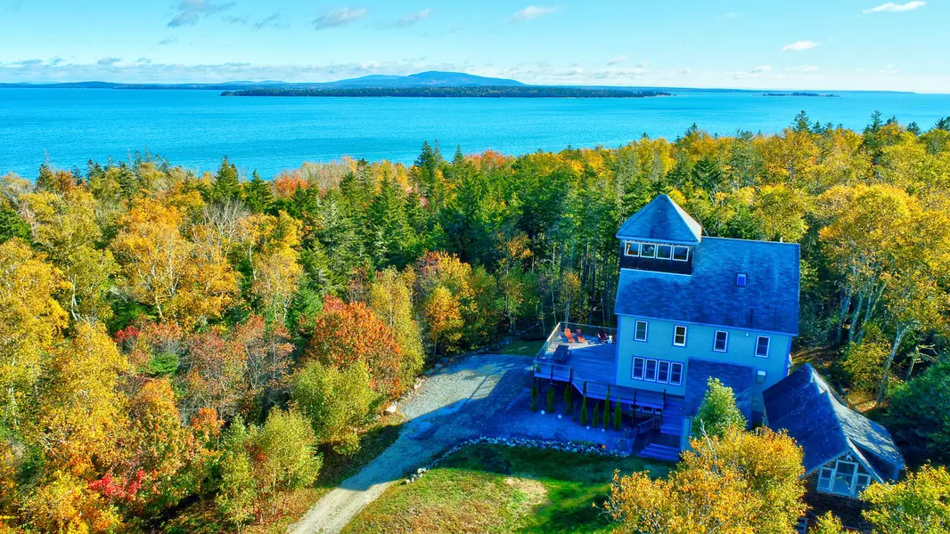 424 Flye Point RD, Brooklin, ME 04616