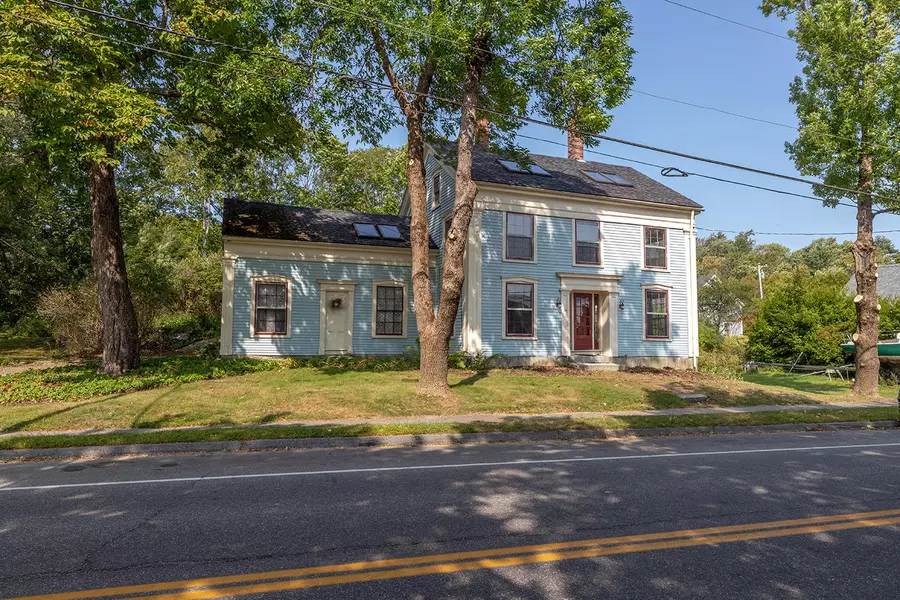 74 Pascal AVE, Rockport, ME 04856