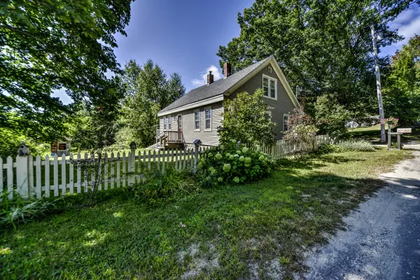 33 Ellingwood RD, West Paris, ME 04289