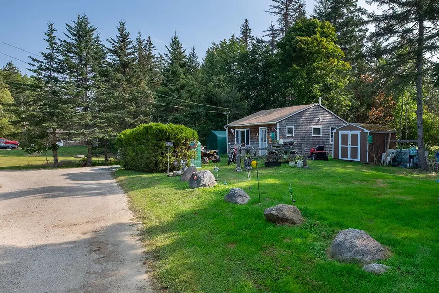 121 Dow Road RD, Deer Isle, ME 04627