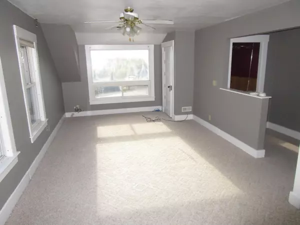 Presque Isle, ME 04769,6 Caribou RD