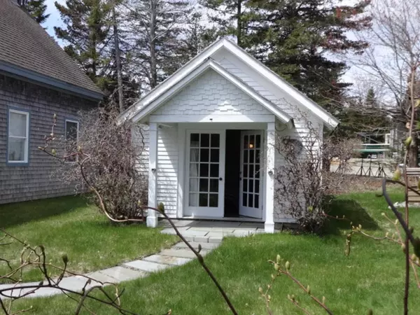 Tremont, ME 04612,7 Bernard RD