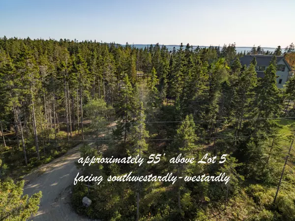 00 Traditional WAY, Tremont, ME 04612