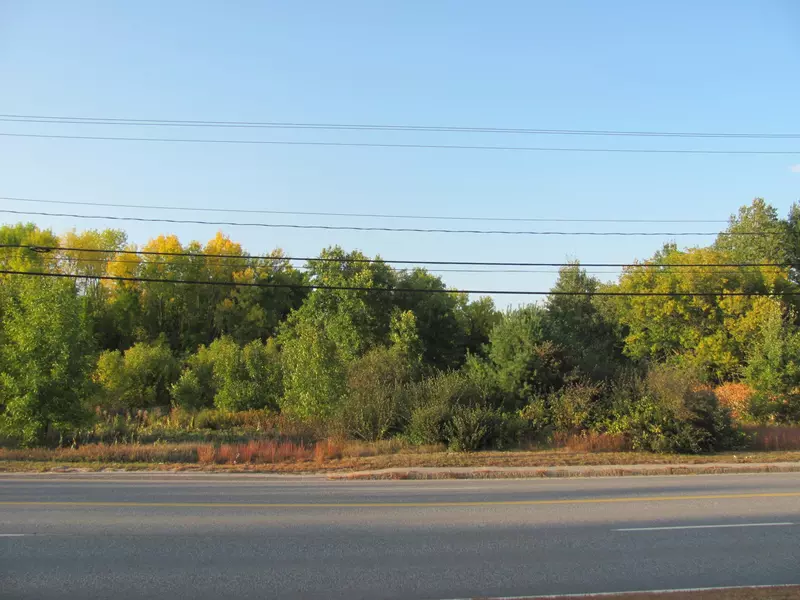 989 Minot AVE, Auburn, ME 04210