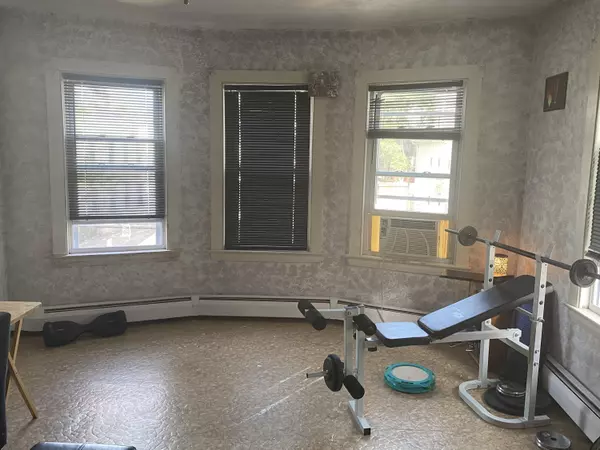 Saco, ME 04072,40 Pleasant ST