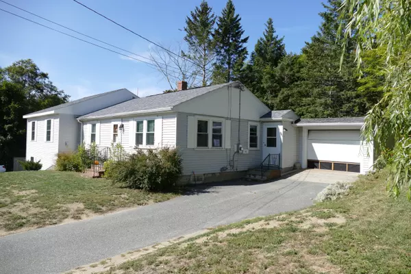 Ellsworth, ME 04605,30 Deane ST