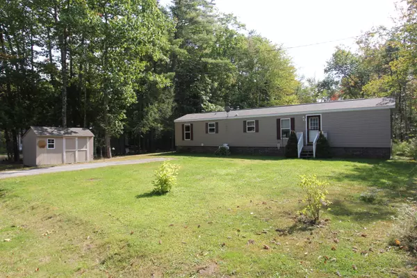 39 Pineland DR, Winthrop, ME 04364