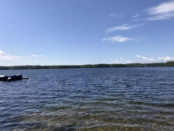 Raymond, ME 04071,37 Shore RD