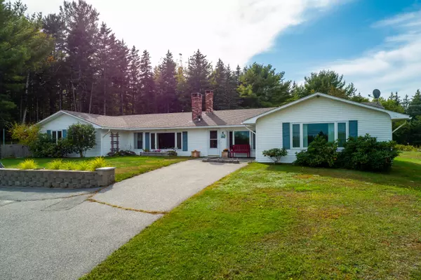 4 Freeman Ridge RD, Southwest Harbor, ME 04679