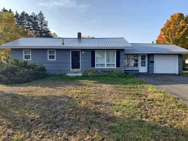 32 Maple ST, Presque Isle, ME 04769