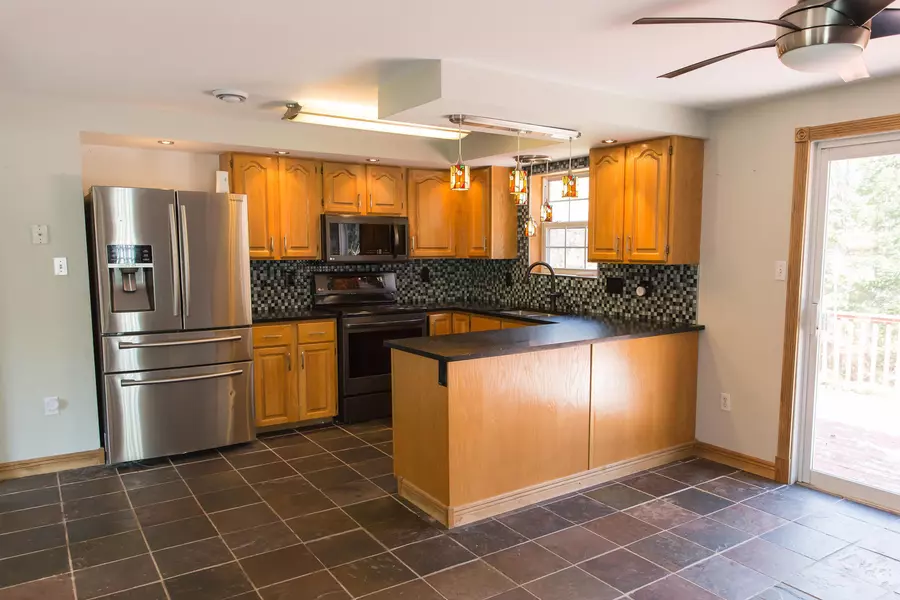 52 Logan Ridge RD, Chelsea, ME 04330