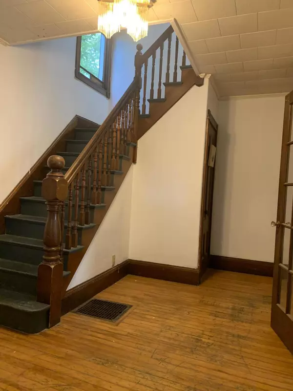 Waterville, ME 04901,3 Elm TER