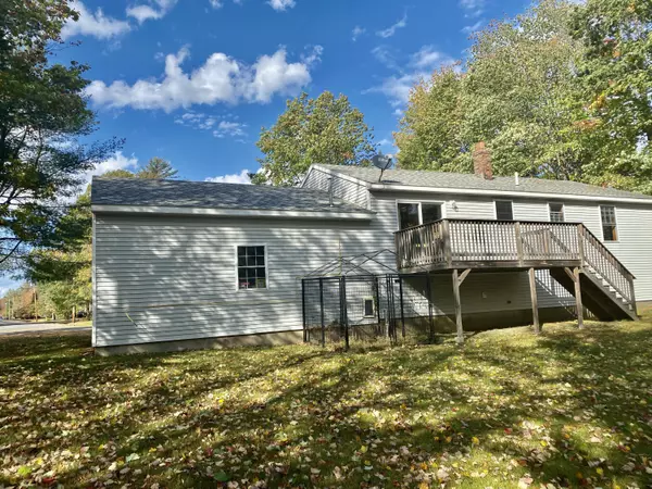 Milford, ME 04461,17 Cunningham LN