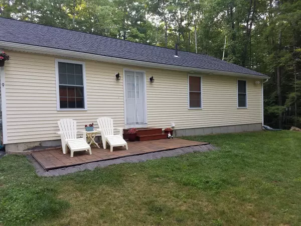 Naples, ME 04055,9 Pine Rock RD