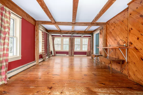 New Gloucester, ME 04260,36 Snow Hill RD