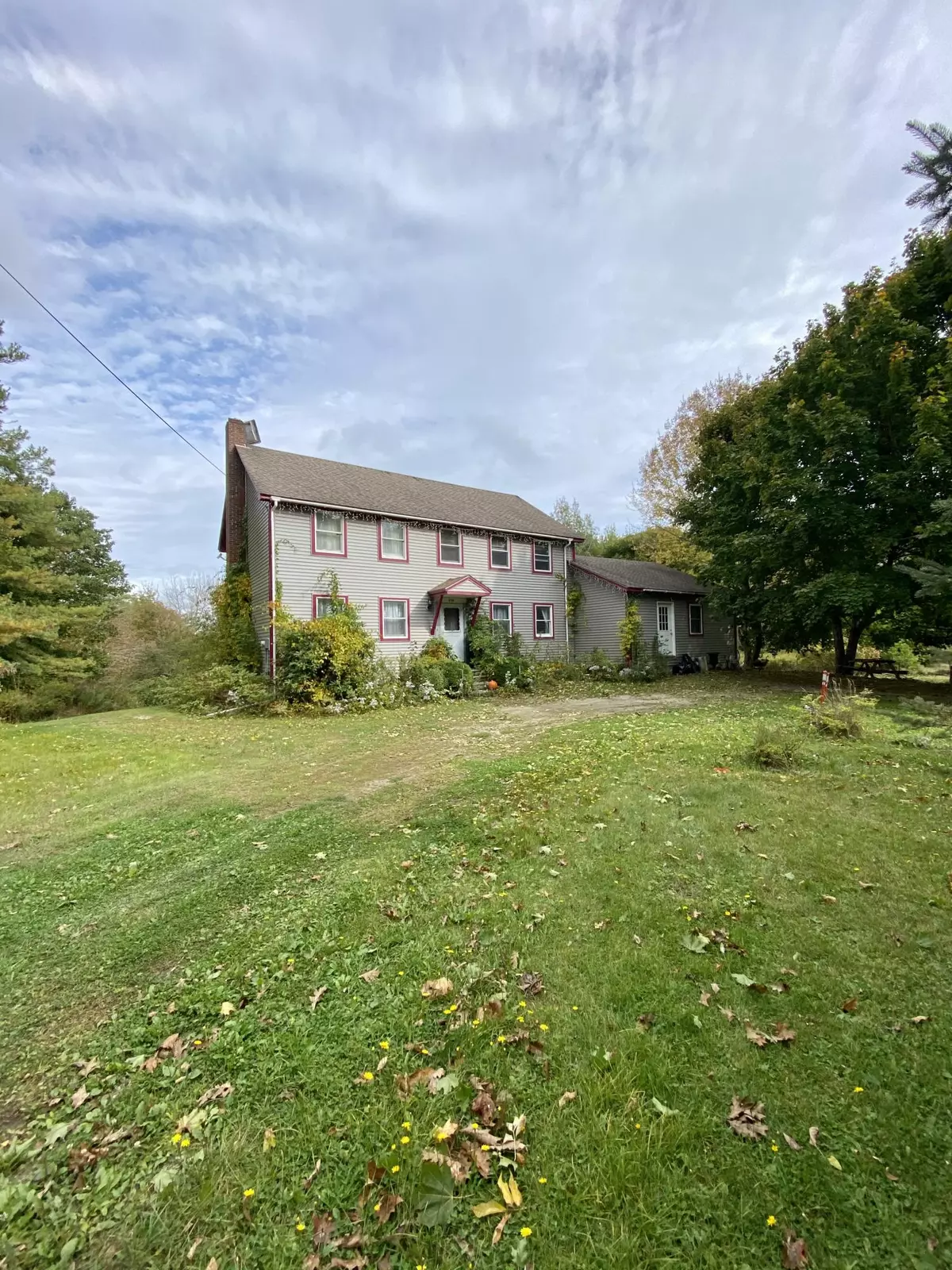 Waldoboro, ME 04572,690 Dutch Neck RD